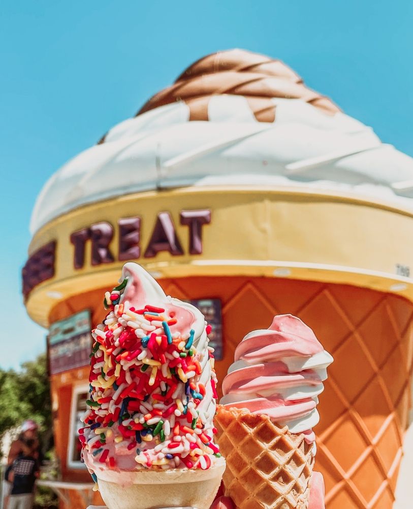 Top 5 Spots For A Treat 4 twistee treat 1